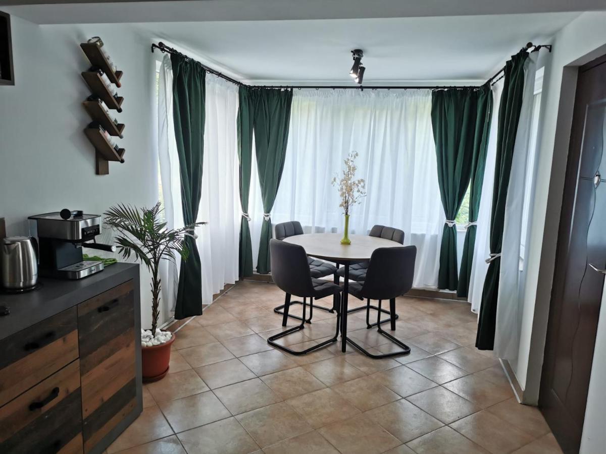 Отель Casa Noastra Оршова Экстерьер фото